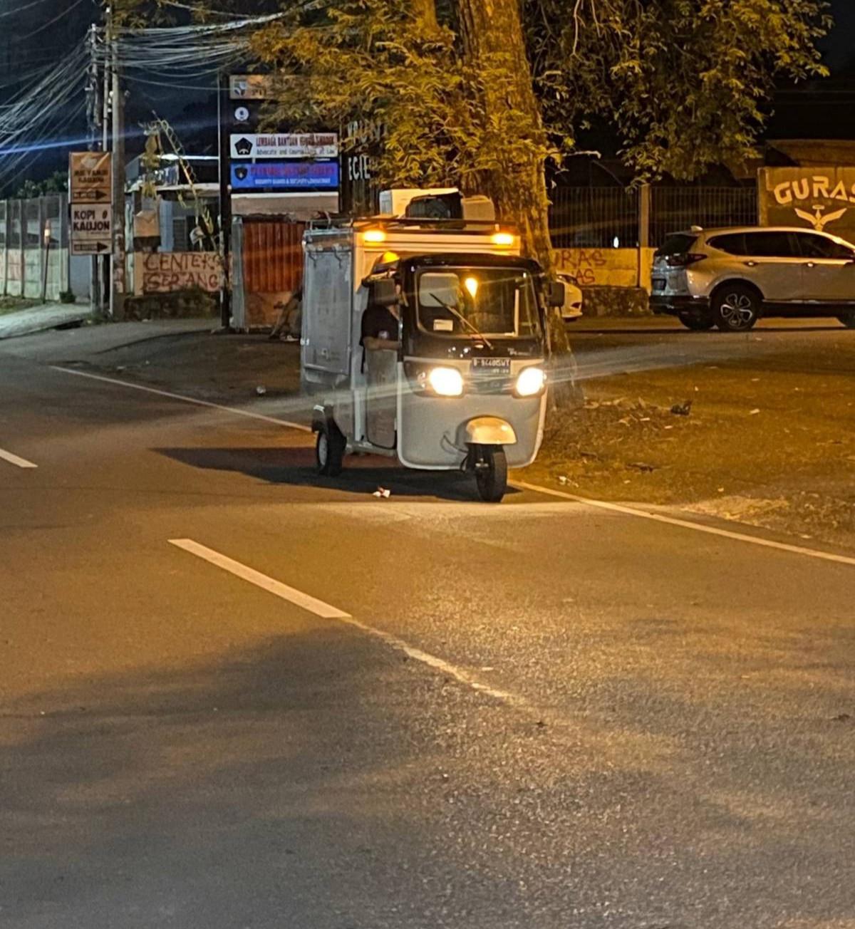 Unik Banget, Lika Liku Pria Putuskan Buka Usaha Kopi Pakai Bajaj Ini Curi Perhatian