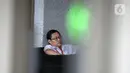 Mantan Ketua DPRD Kabupaten Bengkalis Abdul Kadir menunggu pemeriksaan di Gedung KPK, Jakarta, Rabu (18/3/2020). Kadir diperiksa sebagai saksi untuk tersangka Bupati nonaktif Bengkalis Amril Mukminin terkait dugaan menerima suap proyek pembangunan Jalan Duri-Sei Pakning. (merdeka.com/Dwi Narwoko)