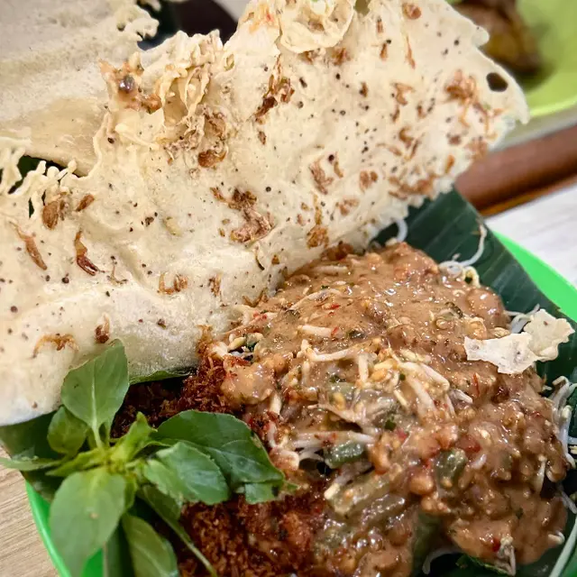 Rekomendasi Tempat Makan Siang Enak di Surabaya