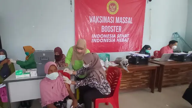 Vaksinasi Binda Jateng menyasar sejumlah warga. (Ist).