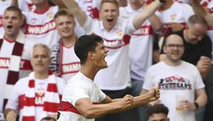 Pemain Stuttgart, Chema Andres, merayakan gol dalam laga Bundesliga Jerman melawan Borussia Moenchengladbach di Stuttgart, Jerman, Sabtu, 30 Agustus 2025. (Marijan Murat/dpa via AP)