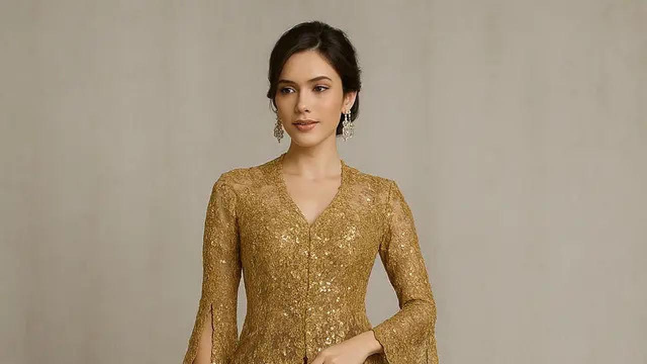 7 Model Kebaya Brokat Lengan Lonceng Belah yang Tren di 2025