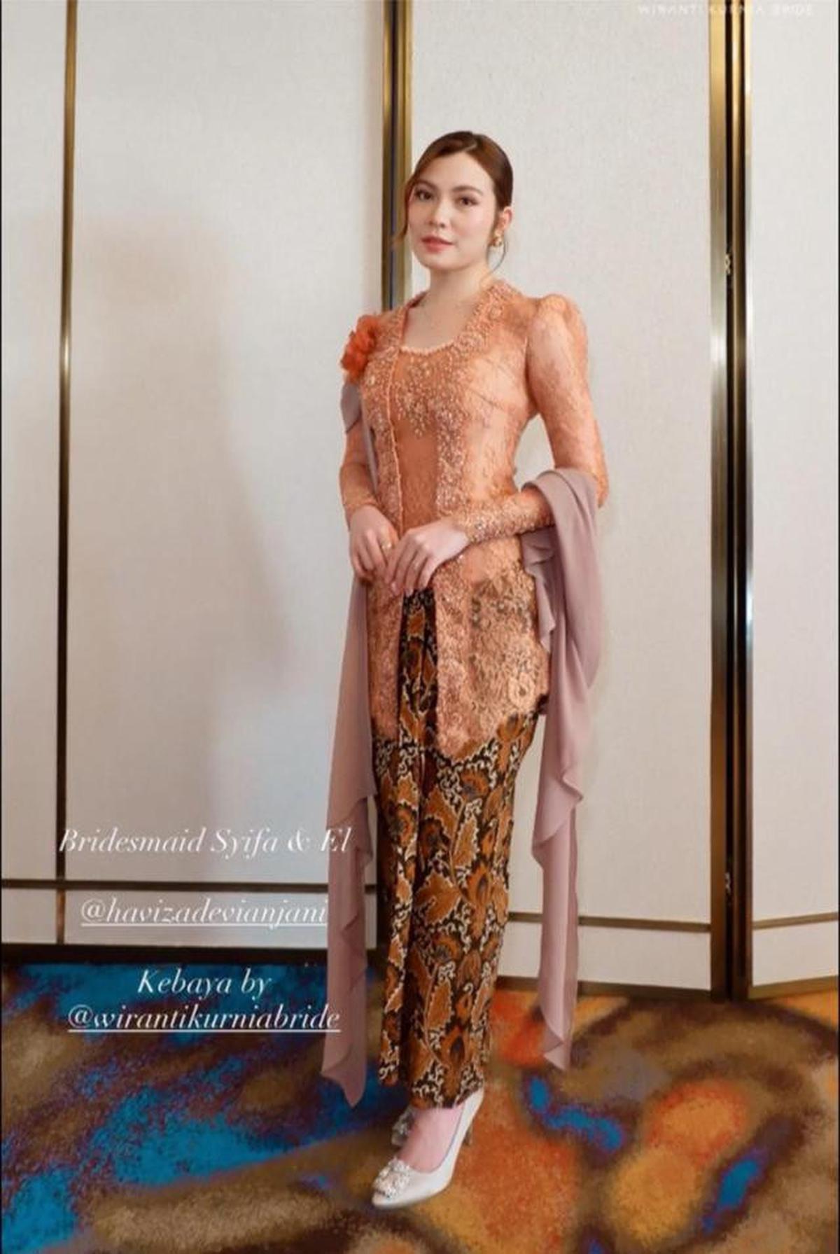 7 Detail Kebaya Bridesmaid Pernikahan Syifa Hadju dan El Rumi, Pancarkan Keanggunan