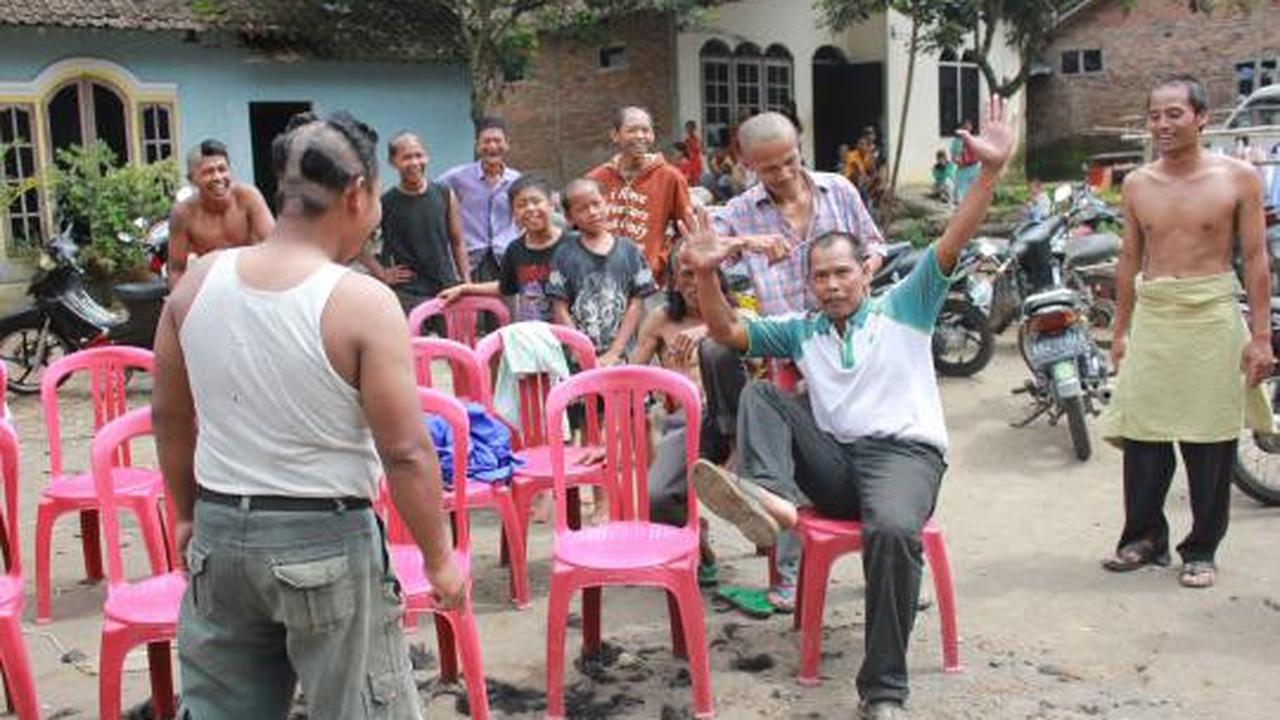 2 Terdakwa kasus bambu bebas, warga Magelang cukur gundul massal