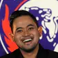 Presiden Arema FC, Gilang Widya Pramana, menyampaikan ide untuk selesaikan dualisme Arema. (Bola.com/Iwan Setiawan)