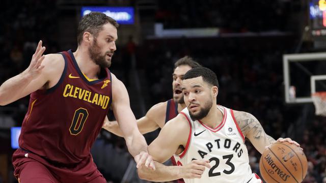 Aksi Kevin Love saat Cavaliers melawan Raptors