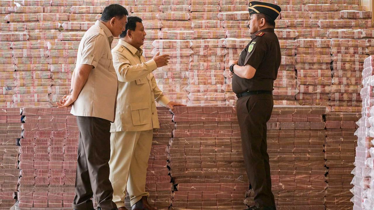 FOTO: Presiden Prabowo Saksikan Penyerahan Rp13,2 Triliun Uang Korupsi CPO ke Negara