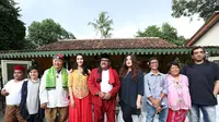 Film Si Doel The Movie bercerita kelanjutan kisah cinta segitiga antara Rano Karno, Cornelia Agatha, dan Maudy Koesnadi. Selain di Jakarta, pengambilan gambarnya juga dilakukan di Amsterdam, Belanda sejak tahun lalu. (Bambang E Ros/Bintang.com)