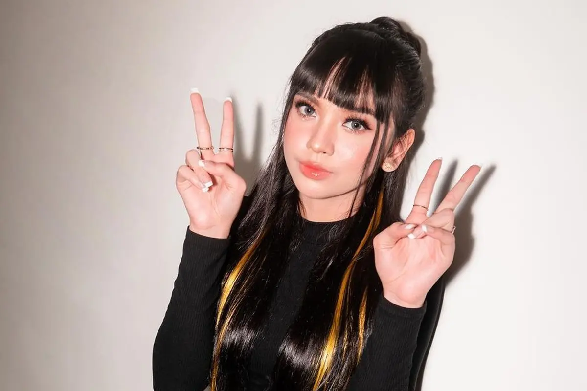 Pesona Lyodra Ginting dengan Rambut Berponi, Disebut Mirip Lisa BLACKPINK-Hyein NewJeans