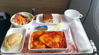 Menu dari maskapai penerbangan Alitalia (inflightfeed.com)