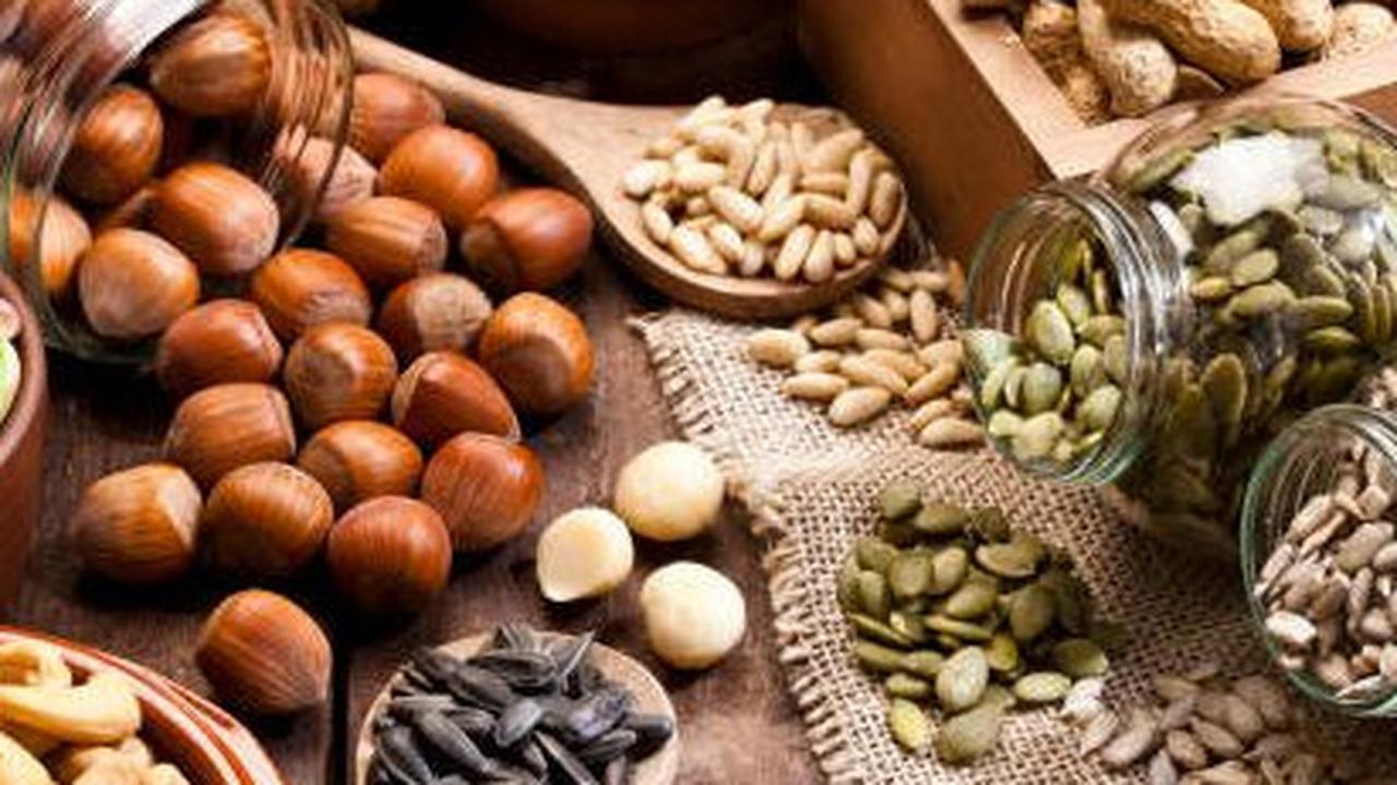 8 Makanan Penurun Asam Urat yang Efektif dan Aman Dikonsumsi