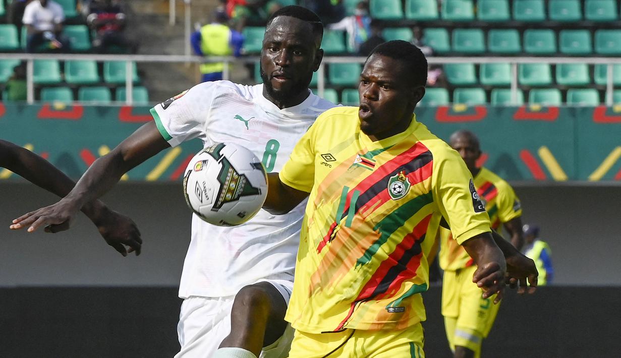 Senegal turun dengan skuat pincang lantaran beberapa pemain inti seperti Kalidou Koulibaly dan kiper Edouard Mendy yang dinyatakan Covid-19. (AFP/Pius Utomi Ekpei)