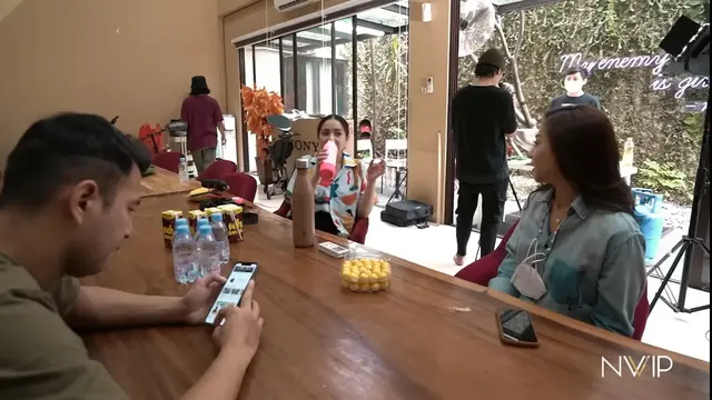 [Fimela] Nikita Willy bertemu Raffi Ahmad dan Nagita Slavina