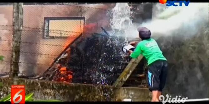 VIDEO: Rumah Pedagang Sembako Terbakar di Magetan, Kerugian Diprediksi Rp 1 Miliar