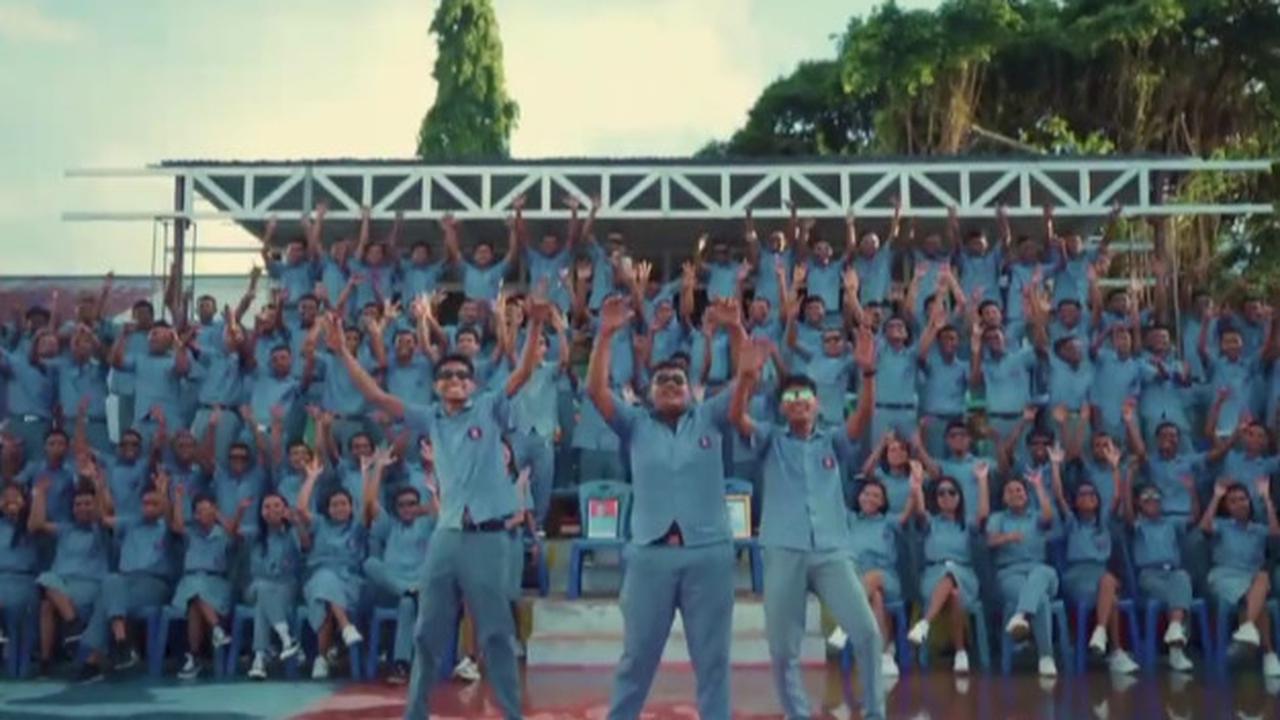 Bukan Tren Stecu-Stecu Apalagi Velocity, Aksi Seru Siswa-Siswi Indonesia Viral Tiru Rapper AS Kendrick Lamar 'They Not Like us'