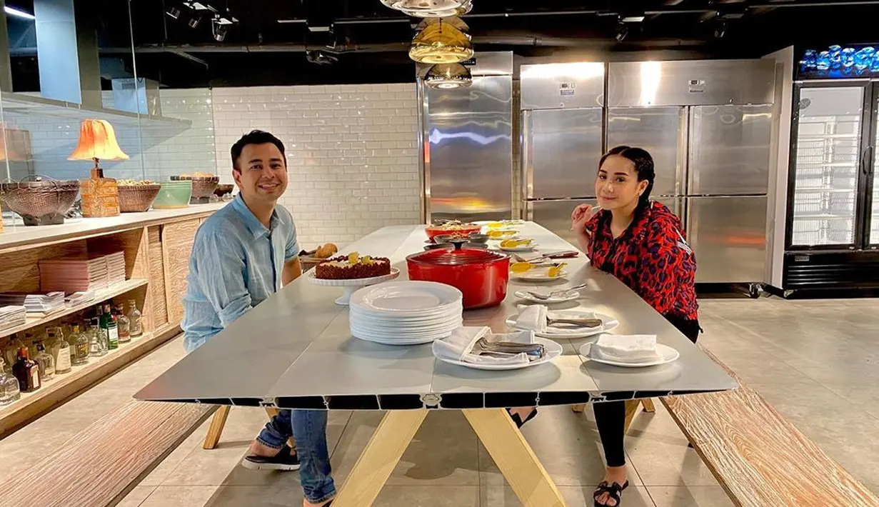 Raffi Ahmad dan Nagita Slavina memang kehidupannya selalu menjadi sorotan publik. Di awal masa pernikahannya, kabar miring memang kerap menghampiri mereka. Namun demi buah hati, keduanya berhasil mempertahankan hingga sekarang. (Instagram/raffinagita1717)