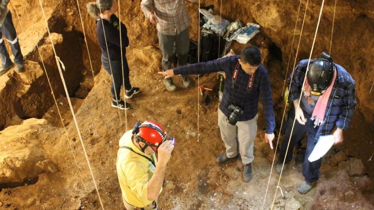 Menurut penelitian terbaru, dua fosil yang ditemukan di sebuah gua di sebelah utara Laos menandakan Homo sapiens, nenek moyang manusia, sudah tinggal di wilayah itu sekitar 86.000 tahun lalu.