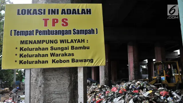 Alih Fungsi Kolong Tol Jadi Penampungan Sampah Warga