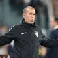 Leonardo Jardim sat menemani timnya AS Monaco pada pertandingan Liga Champions di Juventus Stadium, Italia, (09/2017).  (EPA/Alessandro Di Marco)