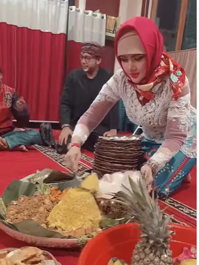 Gelar Acara Syukuran, Ini 6 Potret Barbie Kumalasari Berhijab yang Curi Perhatian