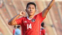 Selebrasi gelandang Timnas Indonesia U-22, Fajar Fathurrahman setelah mencetak gol keempat Timnas Indonesia U-22 ke gawang Myanmar pada laga kedua Grup A SEA Games 2023 di Olympic Stadium, Phnom Penh, Kamboja, Kamis (4/5/2023). (Bola.com/Abdul Aziz)