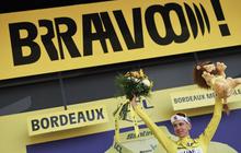 Tadej Pogacar Pertahankan Jersei Kuning di Tour de France 2026
