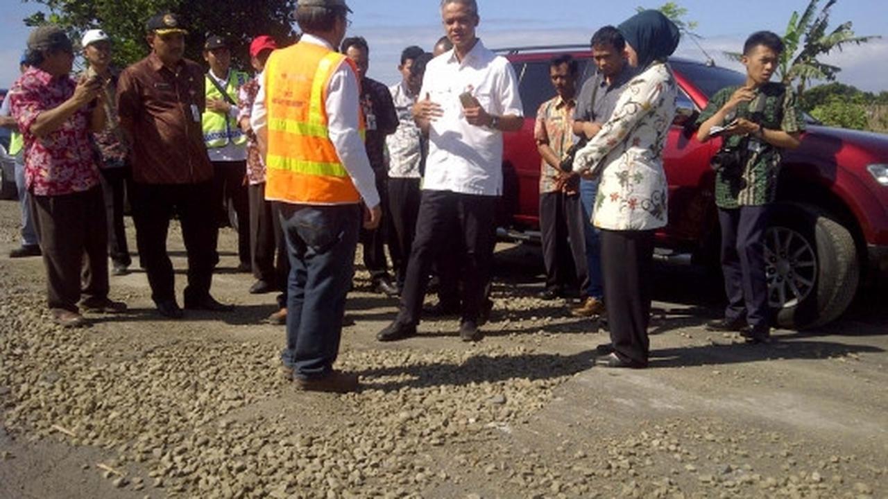 Kemarahan Ganjar temui jalan rusak di lingkar selatan Jateng