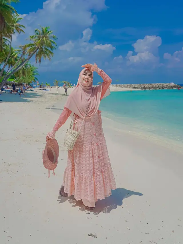 7 Potret Liburan Anisa Rahma dan Suami di Maldives, Curi Perhatian