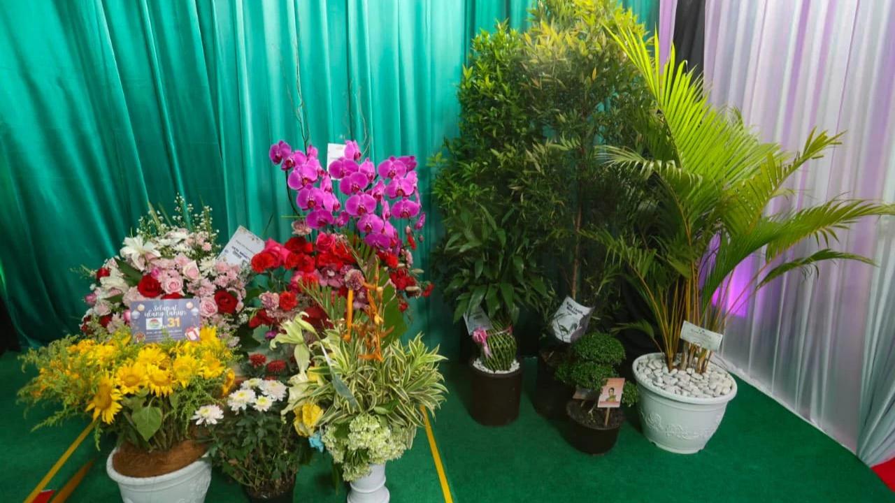 FOTO: HUT ke 31 Indosiar,  Pilih Bibit Pohon Gantikan Karangan Bunga
