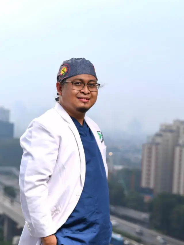Trigeminal neuralgia, dikenal sebagai 'sakit paling menyiksa', menyebabkan nyeri luar biasa di wajah, sering disalahartikan sebagai sakit gigi. Apa penyebab dan solusinya? (Foto dr. Mustaqim Prasetya, SpBS, SubSp. N-Func (K) dari RS Pusat Otak Nasional)