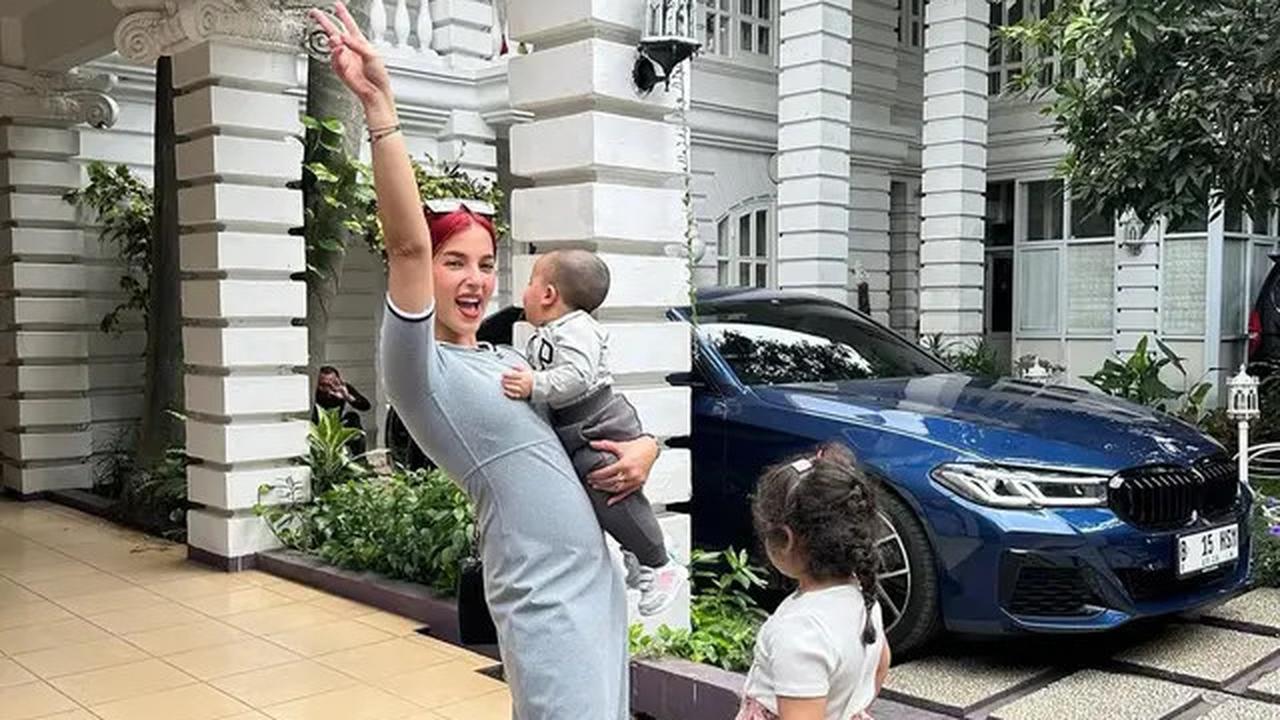 8 Potret Rumah Tasya Farasya, Padukan Desain Klasik Glamor dengan Sentuhan Personal
