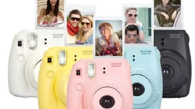 Kamera Polaroid (Sumber foto: Bukalapak)
