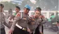 Viral Perwira Polisi Dipapah Usai Demo DPR, Ini Penyebabnya