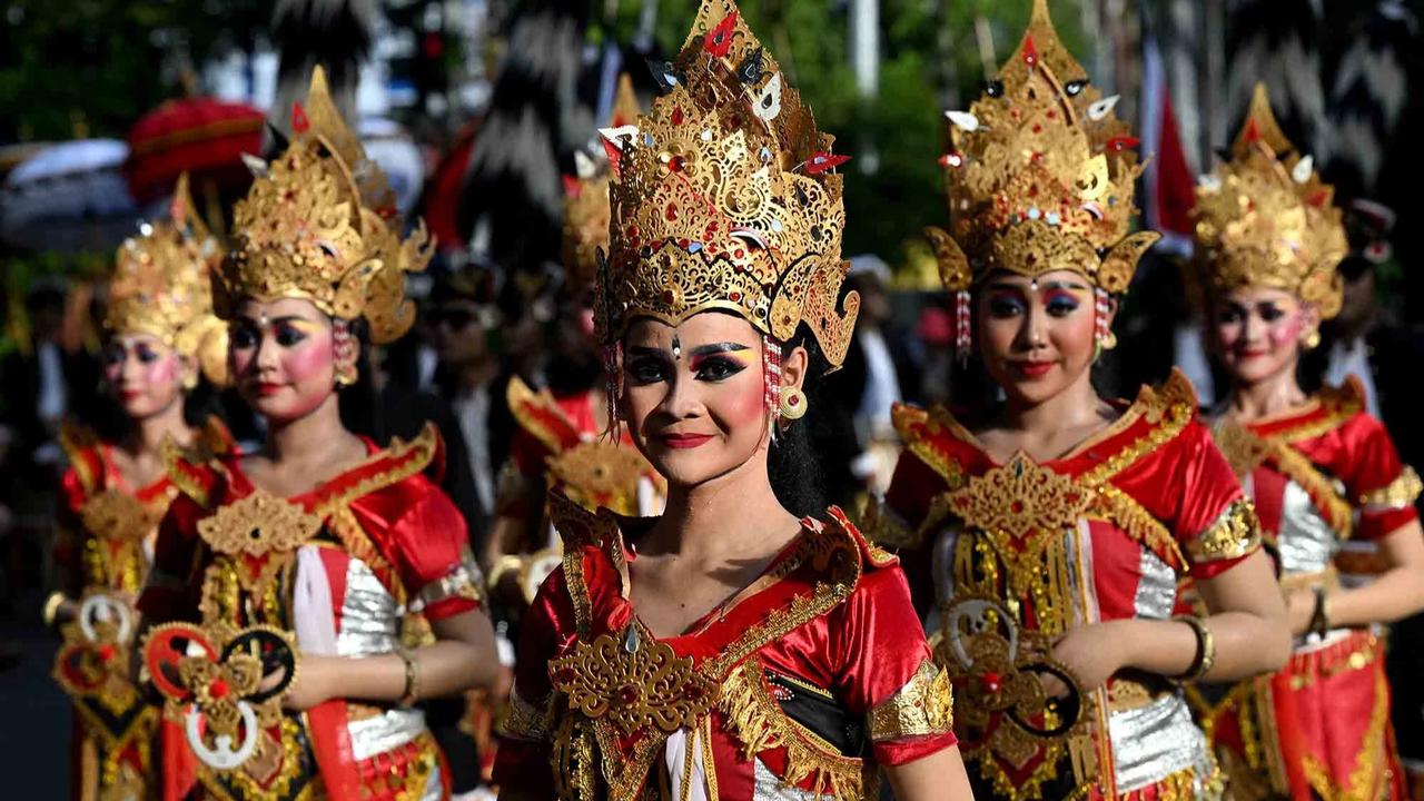 FOTO: Ribuan Seniman Meriahkan Pembukaan Pesta Kesenian Bali 2026
