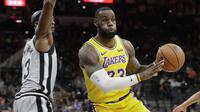 LeBron James gagal selamatkan Lakers dari kekalahan saat bertemu Spurs di lanjutan NBA (AP)
