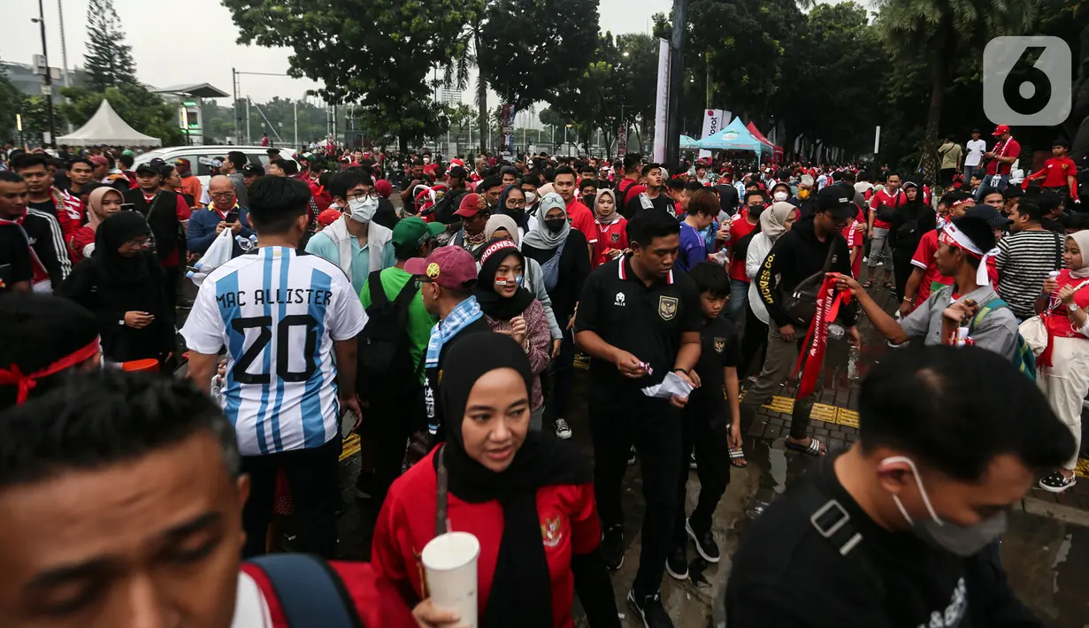 Walau pertandingan Timnas Indonesia Vs Argentina belum dimulai, dukungan warga terhadap pertandingan in pun sudah membanjiri lini masa Twitter. (Liputan6.com/Johan Tallo)