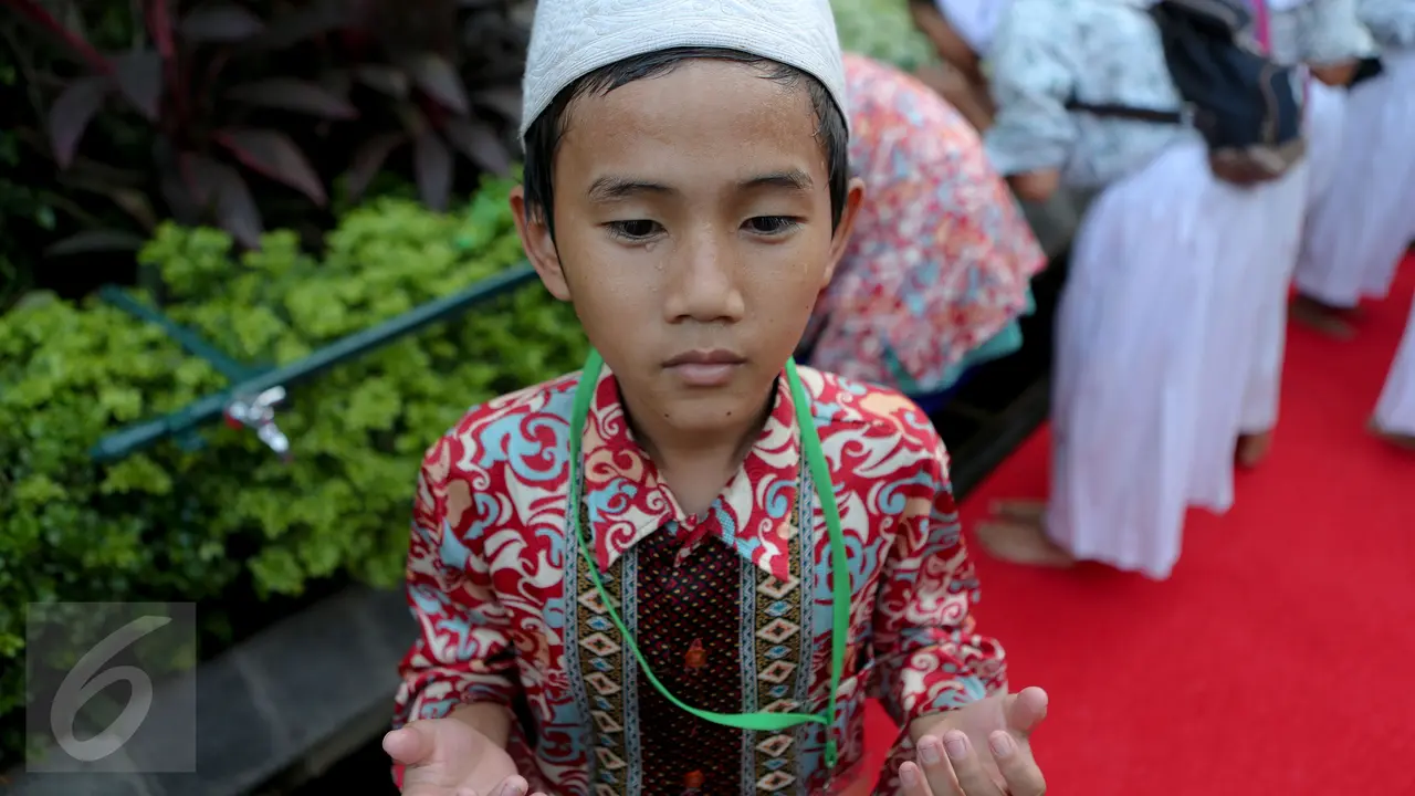 Keceriaan Ratusan Yatim Saat Berwudhu di Istana Negara