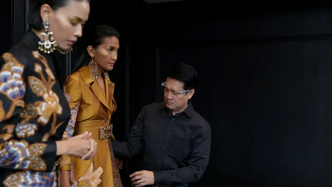 Melihat Koleksi Terbaru Batik Kudus dari Denny Wirawan dalam Virtual Fashion Show