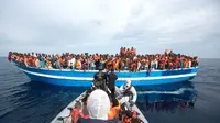 Menurut data UNHCR, hingga kini, ada sekitar 3.500 orang tewas tenggelam di Laut Mediterania.