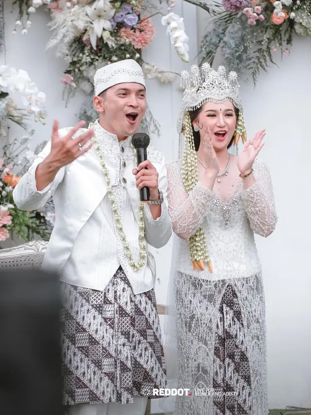 Pesta pernikahan Reiner Manopo - Adisty Juniar jadi momen reuni artis sinetron kolosal 2000-an  (Foto: Instagram reddot.livestream)