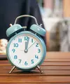 Pola makan yang selaras dengan circadian rhythm tidak hanya soal makanan apa yang kita makan, tetapi juga kapan kita makan.Ini bisa memberi energi lebih stabil dan kesehatan metabolik yang lebih baik. [Dok/Freepik.com/pvproductions].