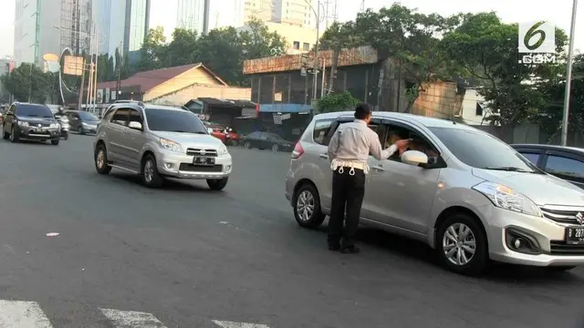 Bukan hanya harinya diperpanjang menjadi Senin sampai Minggu, tapi waktu pelaksanaan ganjil genap juga diperlama, dari pukul 06.00 WIB hingga pukul 21.00 WIB.