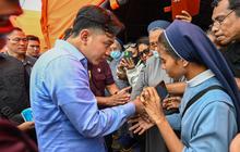 VIDEO:  Momen Wapres Gibran Temui Bayi Gibran Raka Lahir di Pos Pengungsian Erupsi Gunung Lewotobi