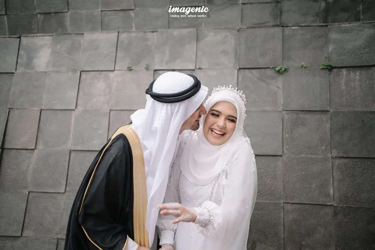 [Fimela] Vebby Palwinta dan Razi Bawazier