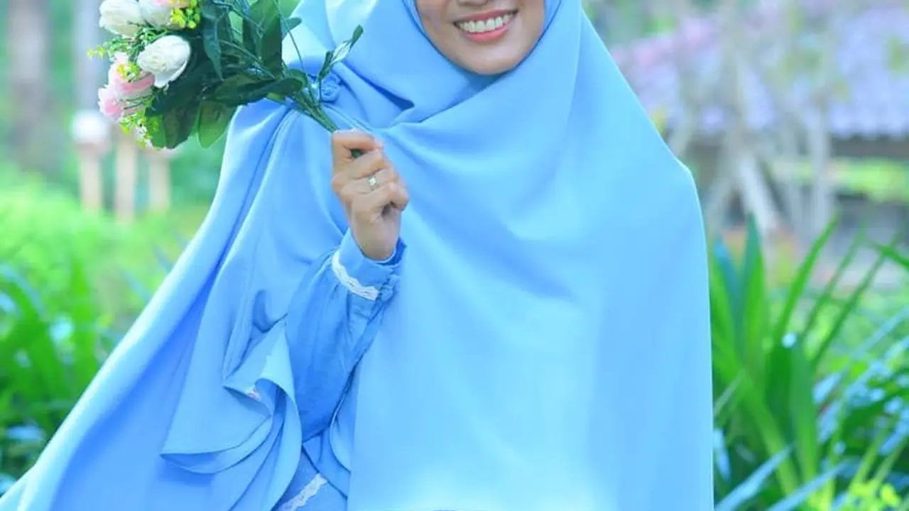 [Bintang] Ramadan 2018, Hindari Rambut Lepek Saat Tertutup Hijab dengan Perawatan Rambut yang Simpel Ini