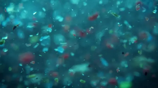 Ilustrasi mikroplastik di lautan (dok. Samsung Electronics)