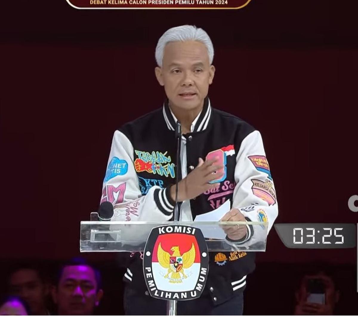 Capres nomor urut tiga Ganjar Pranowo menjawab pertanyaan soal bagaimana menciptakan angka harapan hidup untuk masyarakat Indonesia.&nbsp;