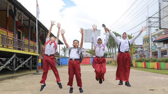 Simak Apa Kata Para Kepala Sekolah yang Telah Menerima Dana BOS!