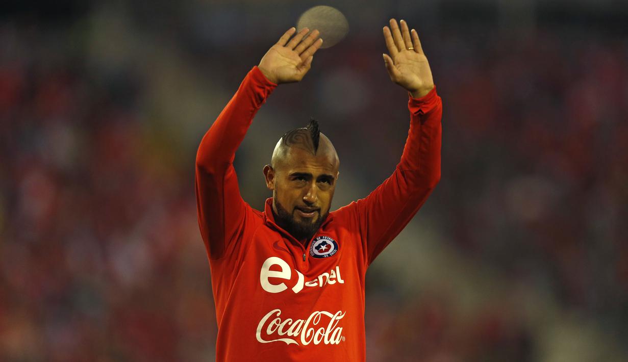 Pemain Bayern Munchen dan Chile, Arturo Vidal gagal tampil setelah negaranya hanya menempati peringkat keenam klasemen akhir kulifikasi Piala dunia 2018 zona CONMEBOL. (AP/Luis Hidalgo)
