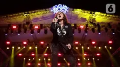 Grup band Whitesnake tampil di perhelatan JogjaROCKarta #4 di Stadion Kridosono,Yogyakarta, Minggu (1/3/2020). Whitesnake merupakan salah satu band penampil dalam JogjaROCKarta #4 selain band rock asal Jerman Scorpions. (Fimela.com/Bambang E Ros)